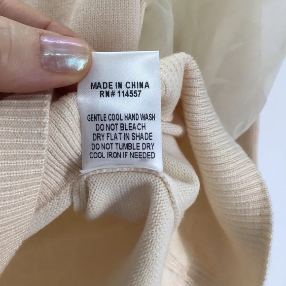 T H M L Women’s Sheer Puff Sleeve Sweater Top Creme NWOT Size Small - Picture 8 of 8